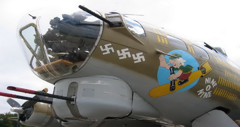 airplanes nose art